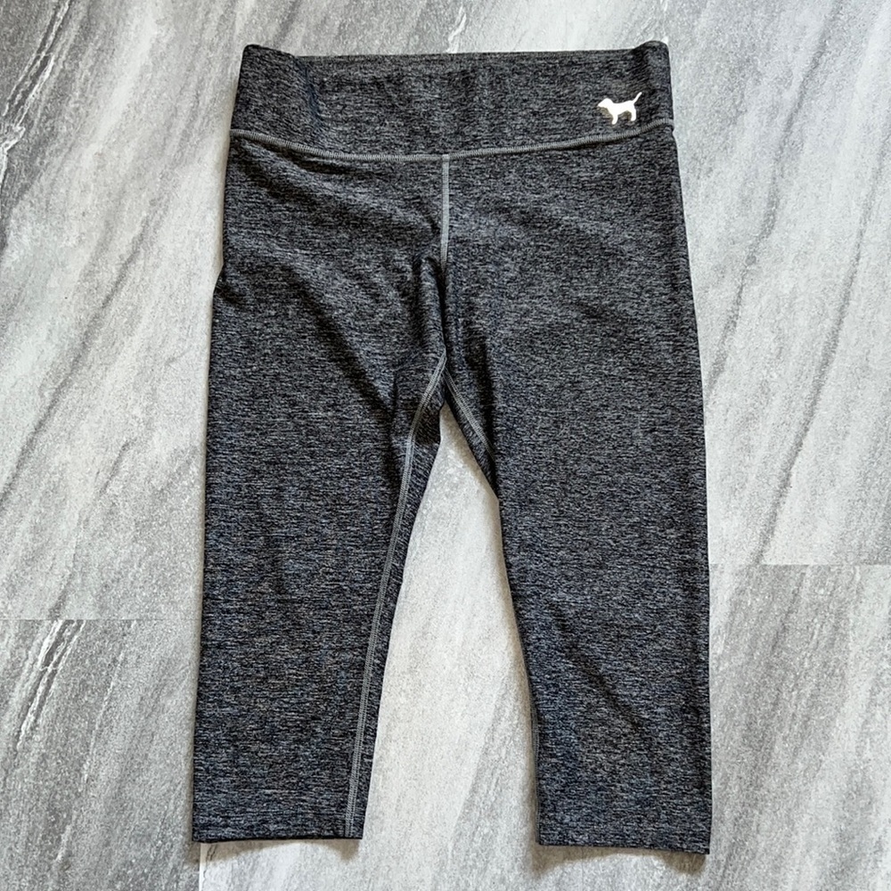 Pink Yoga Grey Mark cropped leggings size medium‎